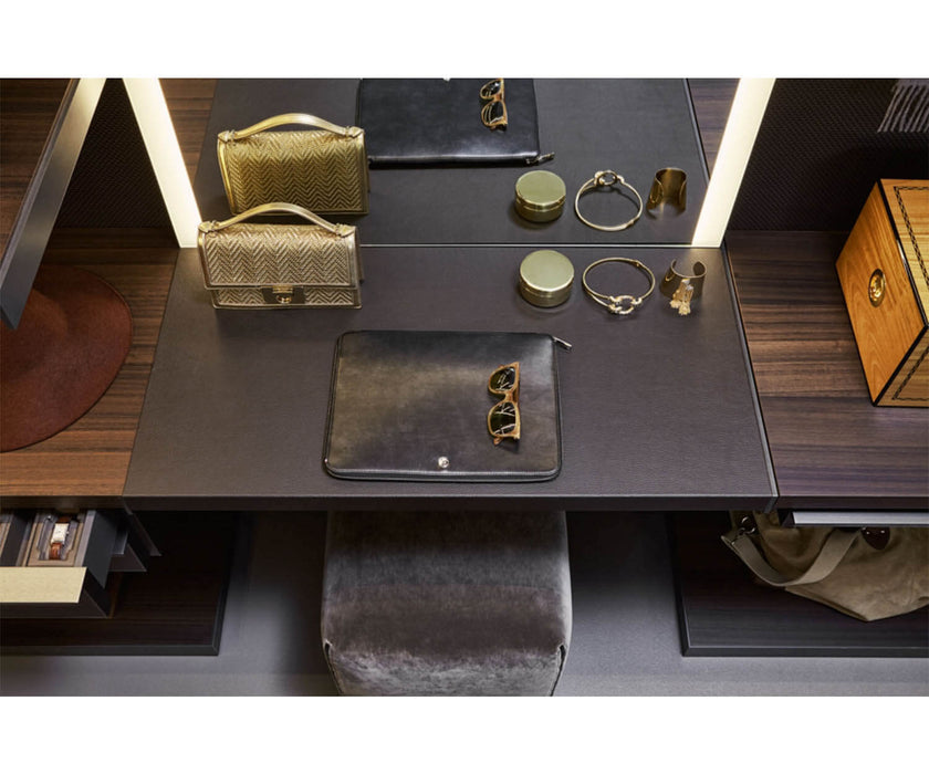 High End Master Dressing Walk-in Closet by Molteni&C Casa Design Group