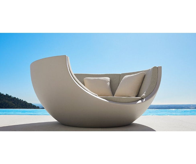 High end Ulm Moon Daybed With Woven Rope Parasol by Vondom Casa Design