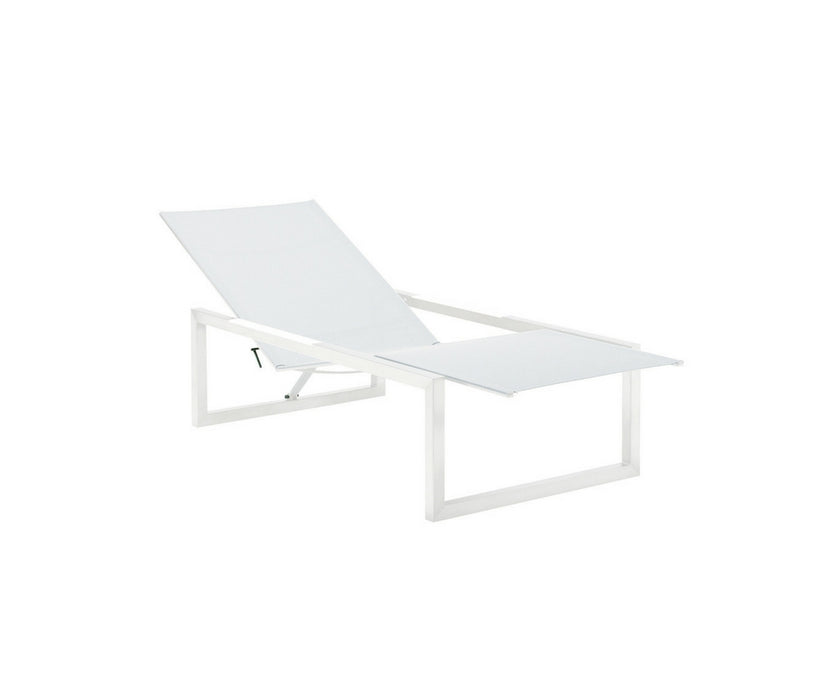 Stylish and Comfortable Ninix Sun Lounger by Royal Botania Casa Design Group