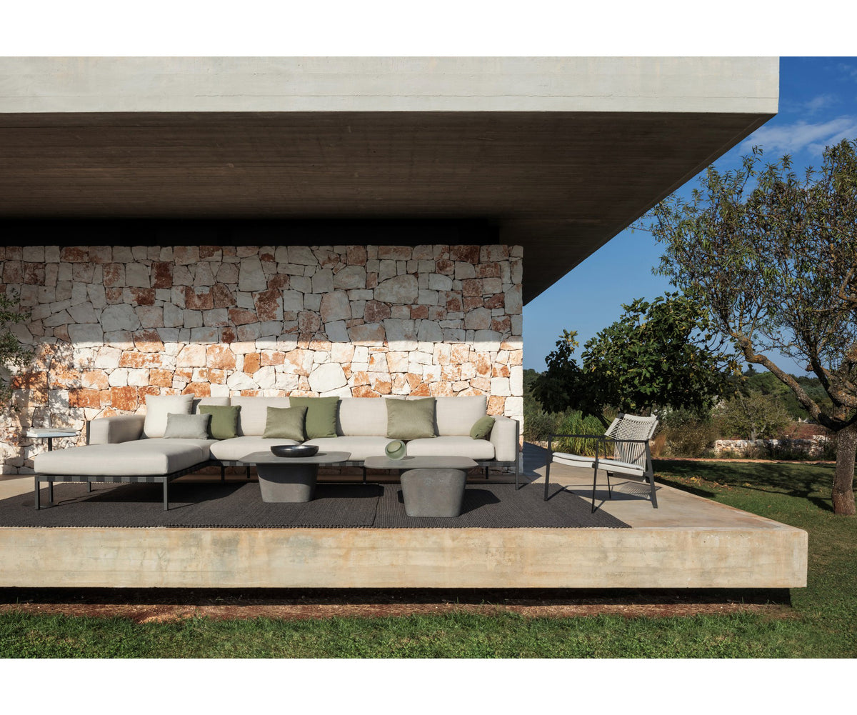 Elegant Nodi Outdoor Lounge Chair by Tribù | Casa Design Group