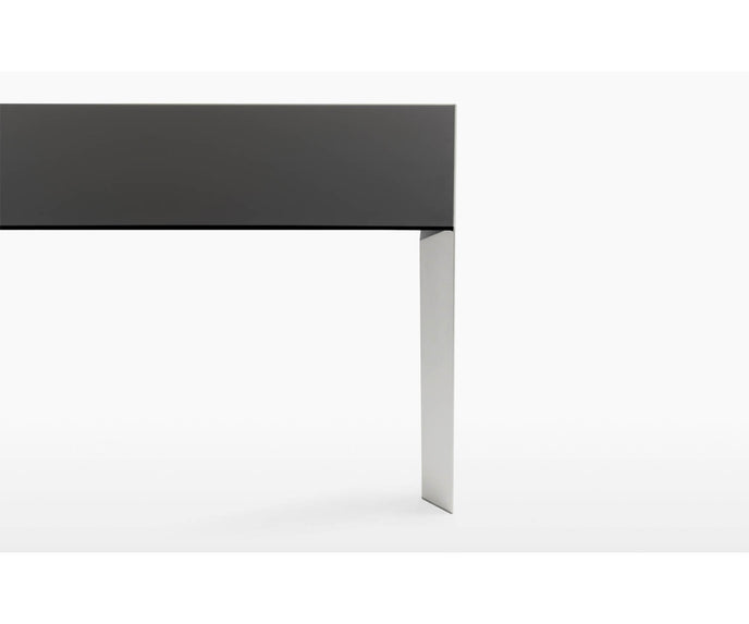 High end Nori Dining Table by Kristalia Casa Design