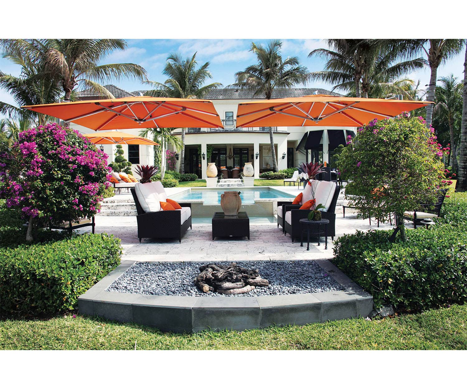 classic design patio umbrella Tuuci Ocean Master Max Classic Cantilever Umbrella | Luxury Outdoor Parasol | Elegant Marine-Grade Design