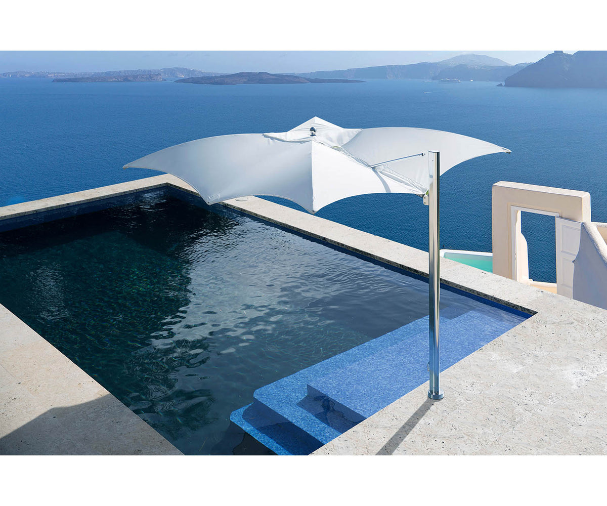 Durable luxury cantilever parasol by Tuuci Ocean Master Max Manta – Casa Design Group