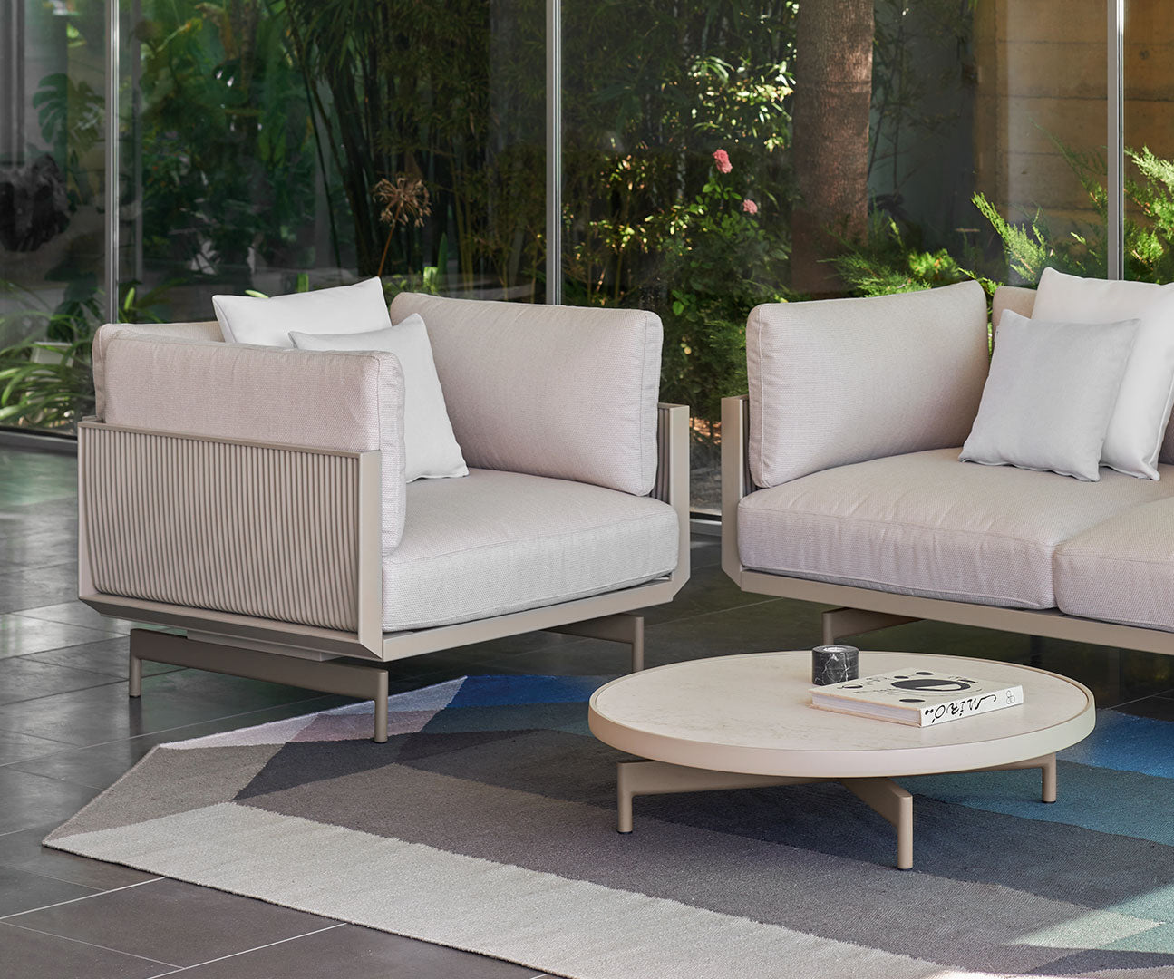 Onde Lounge Chair Gandia Blasco