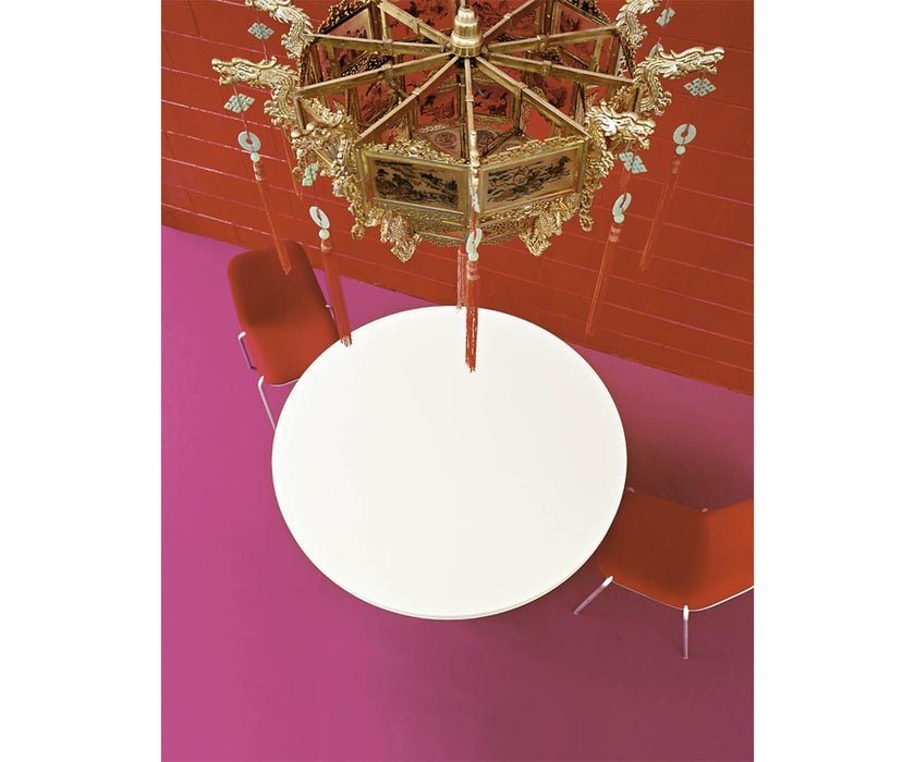 High end Oops Dining Table by Kristalia Casa Design