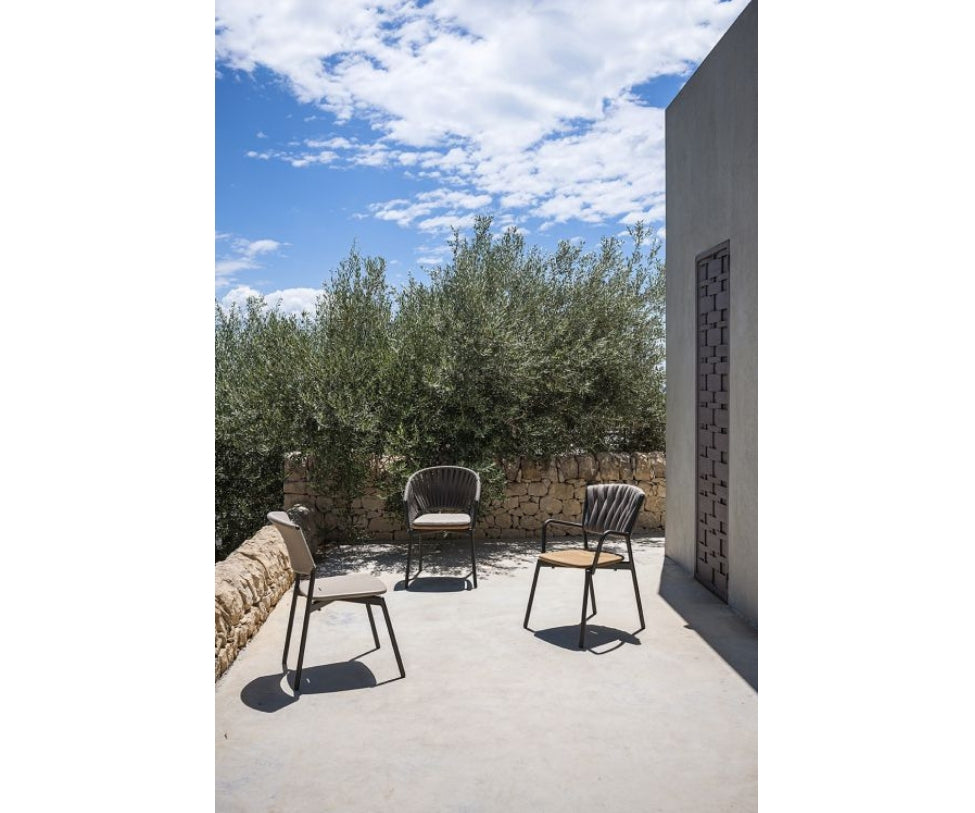 Stylish Piper 122 Comfort Outdoor Dining Chair by Roda with Aluminum Frame | Casa Design Group