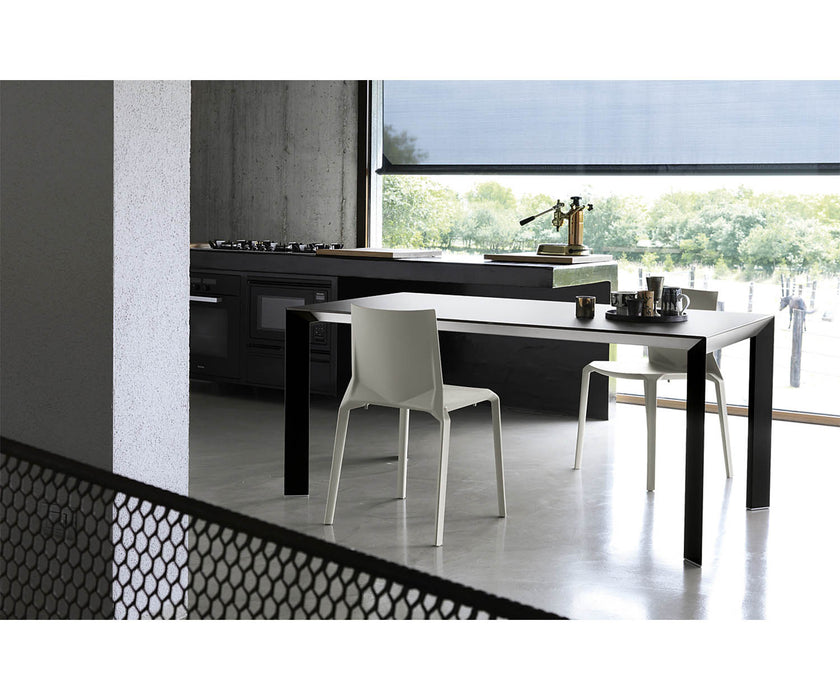 High end Nori Dining Table by Kristalia Casa Design