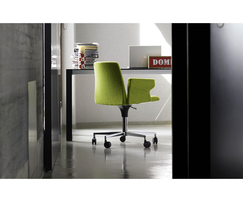Plate 50 with Castors Desk Chair Kristalia