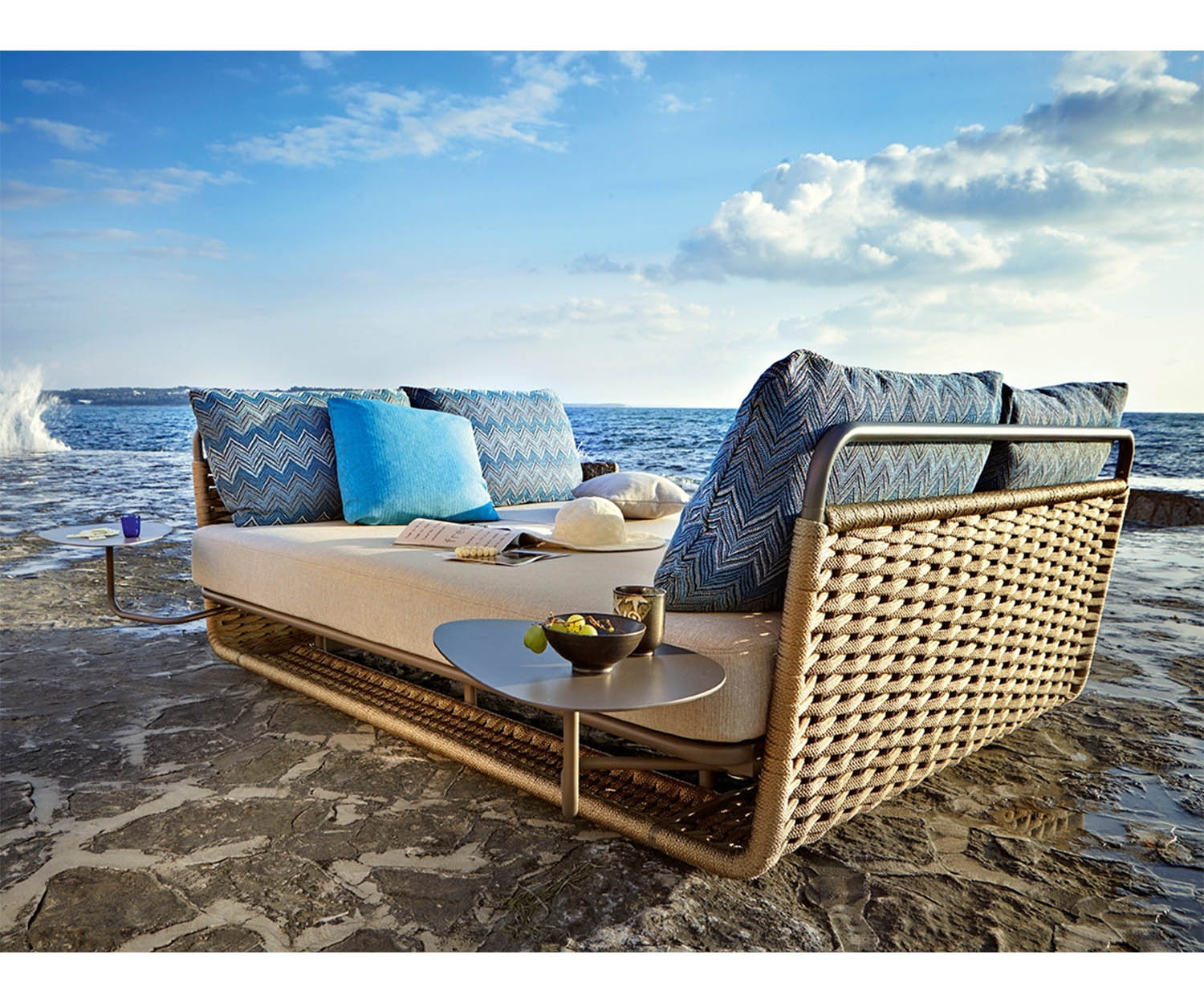 High End Portofino ART. 9766 Daybed by Roberti Rattan Casa Design Group
