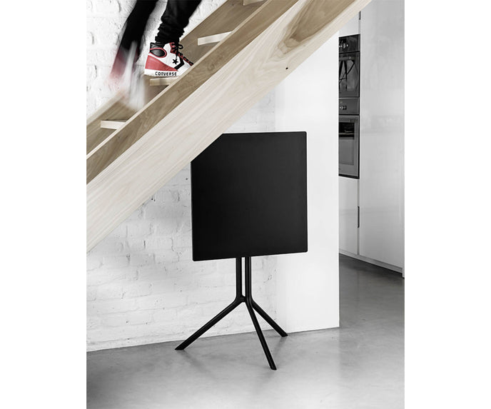 High end Poule Dining Table by Kristalia Casa Design
