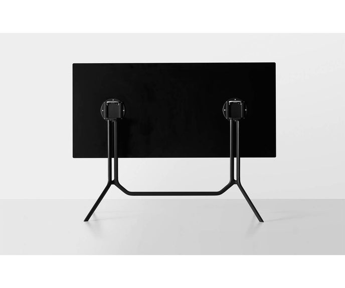 High end Poule Dining Table by Kristalia Casa Design