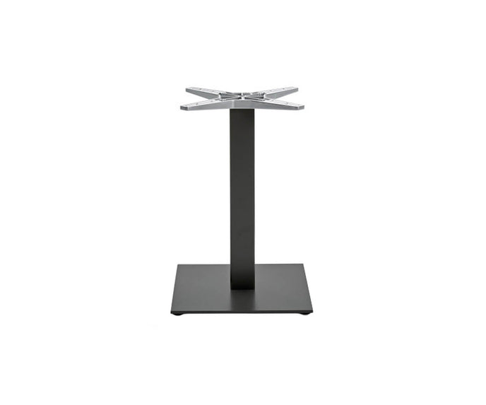 High end Tight Base Table by Varaschin Casa Design