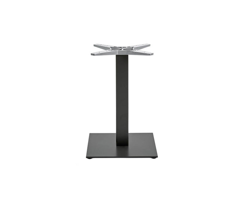 High end Tight Base Table by Varaschin Casa Design