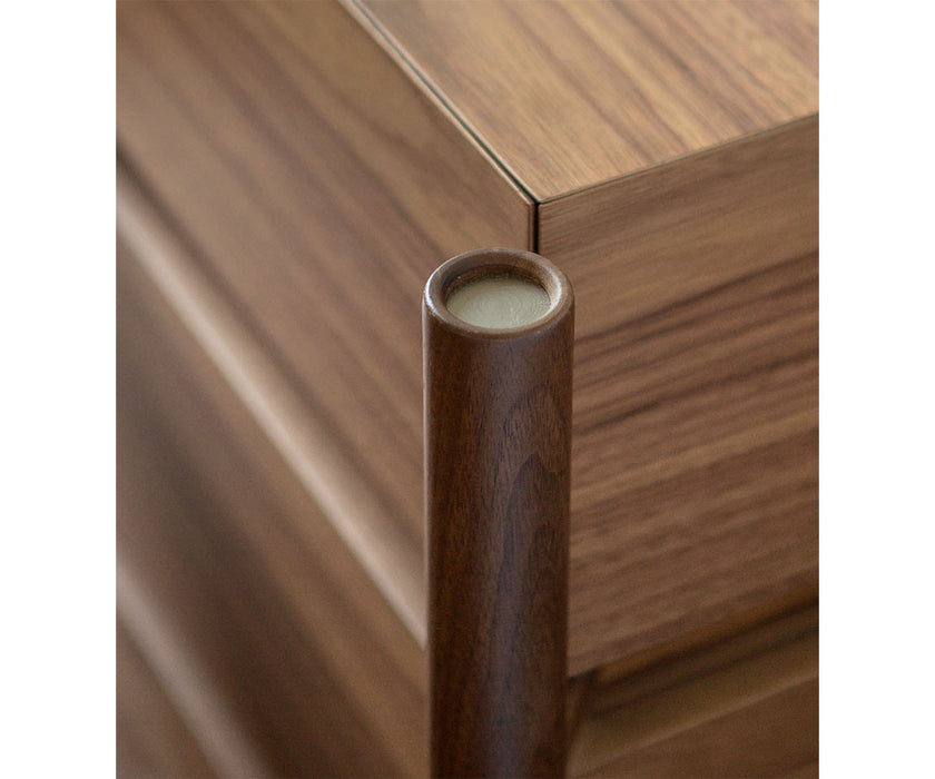 Regent 1 Dresser Porada