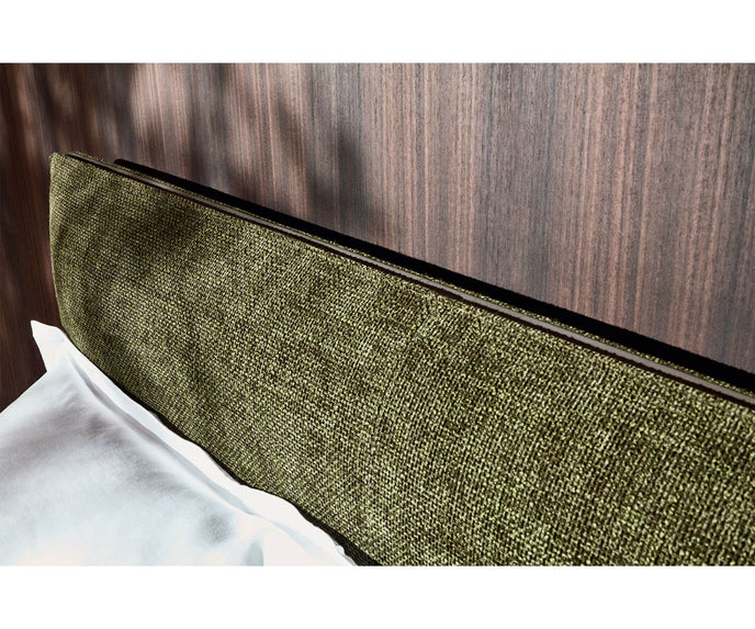 High End Ribbon Bed by Molteni&C Casa Design Group