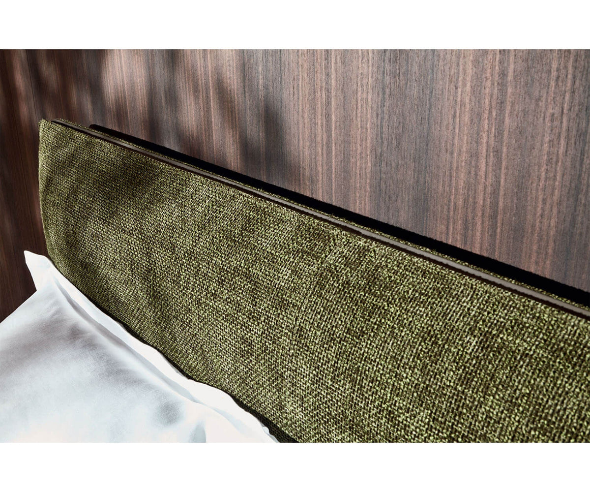 High End Ribbon Bed by Molteni&amp;C Casa Design Group