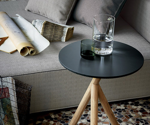 Stork 001 Side Table I Roda