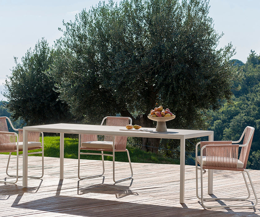 Plein Air Dining Tables I Roda