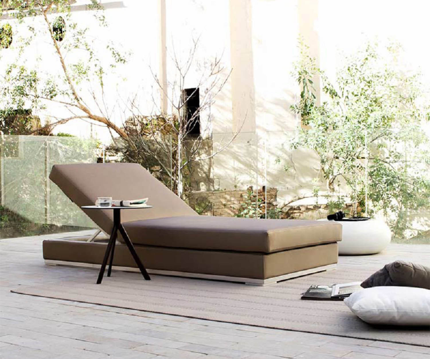 High End Slim Outdoor Lounger by Expormim Casa Deisgn Group