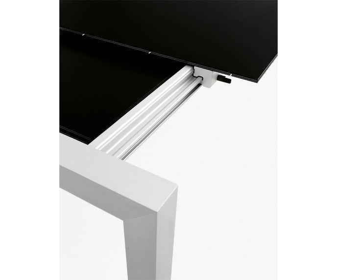 High end Sushi Dining Table by Kristalia Casa Design
