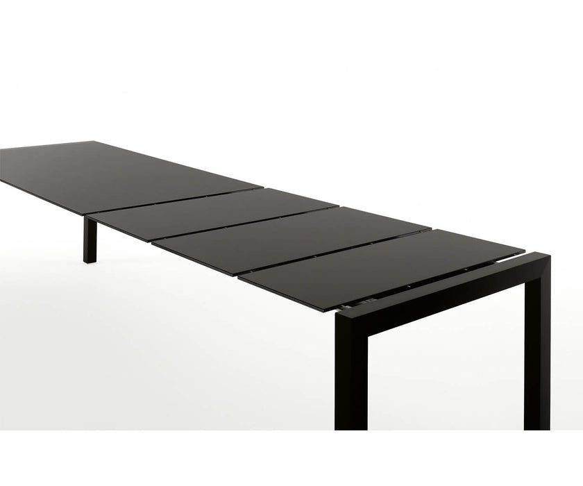 High end Sushi Dining Table by Kristalia Casa Design