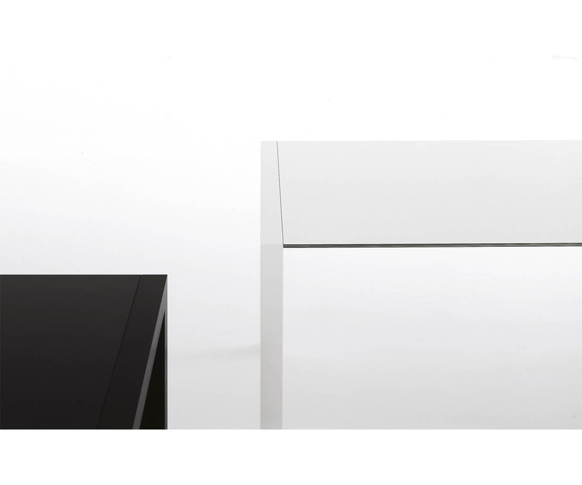High end Sushi Dining Table by Kristalia Casa Design