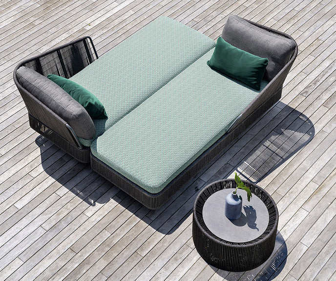 High End Tibidabo Dormeuse Sunbed by Varaschin Casa Design Group