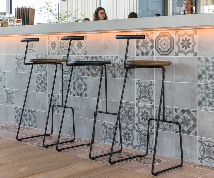 Tiki Bar Stool | Extremis