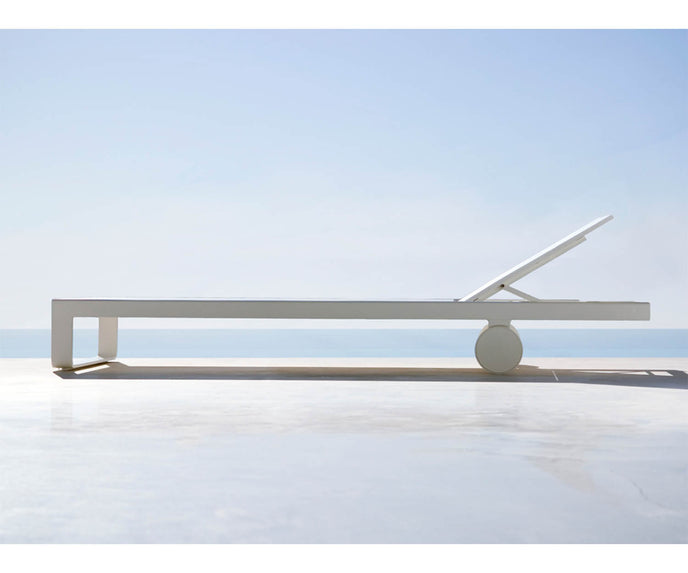 High end Flat Chaise Lounge by Gandia Blasco Casa Design