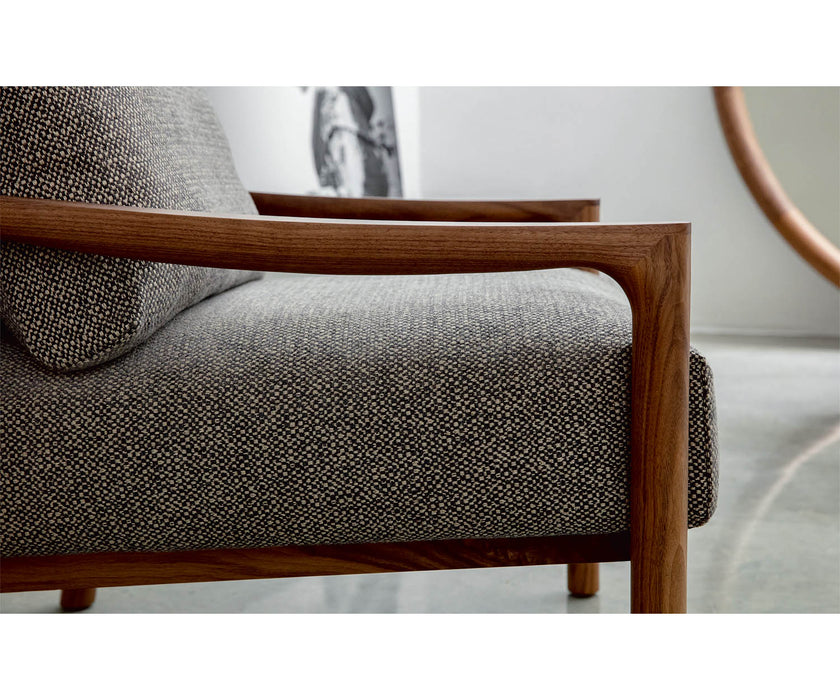 Vera Armchair Porada