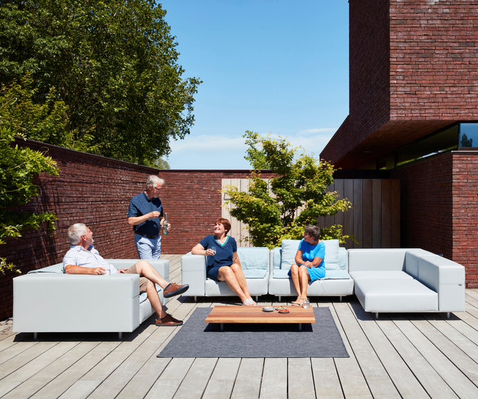 Walrus Meet the Parents Sofa I Extremis