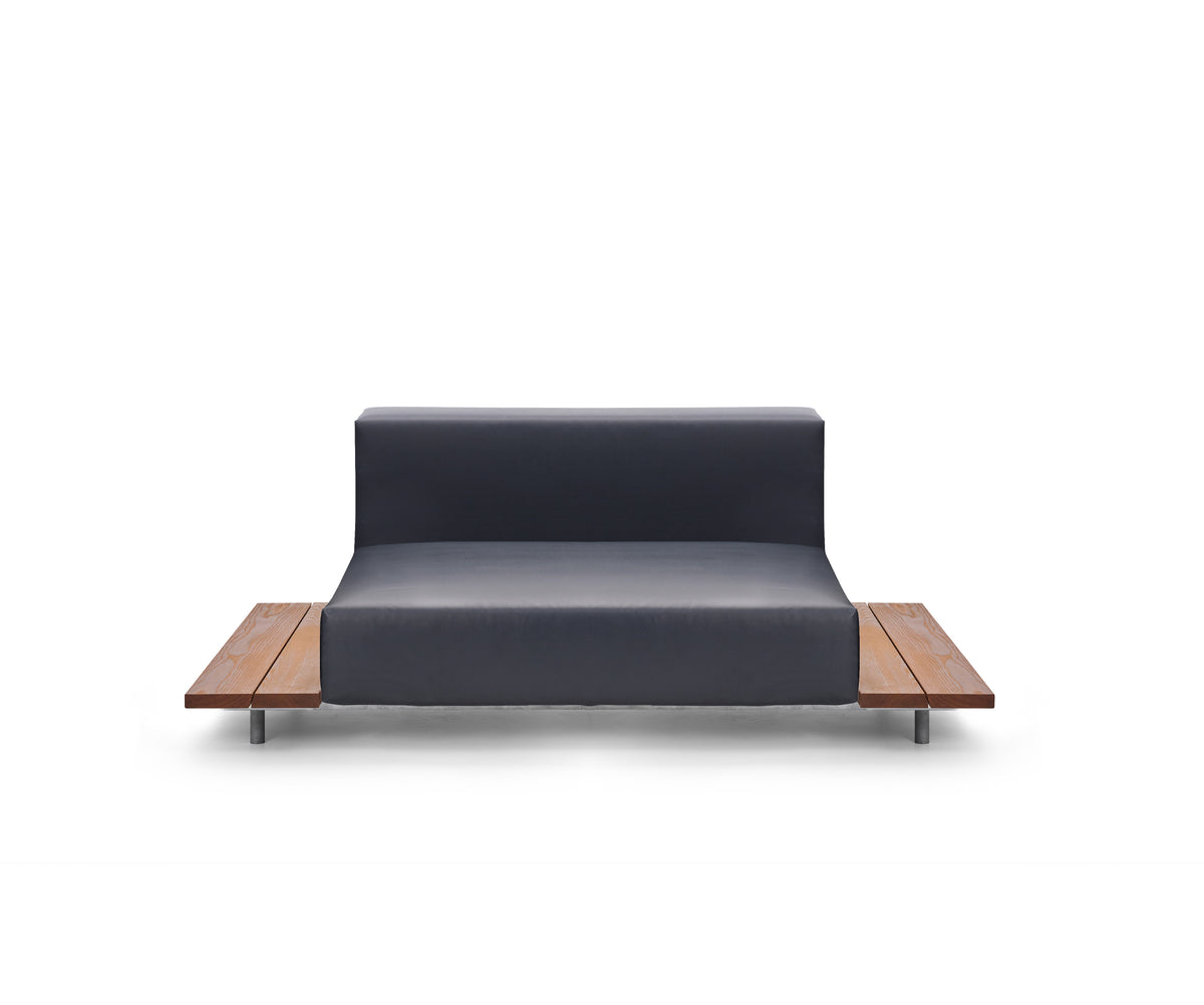 Walrus Seat With 2 Side Tables I Extremis