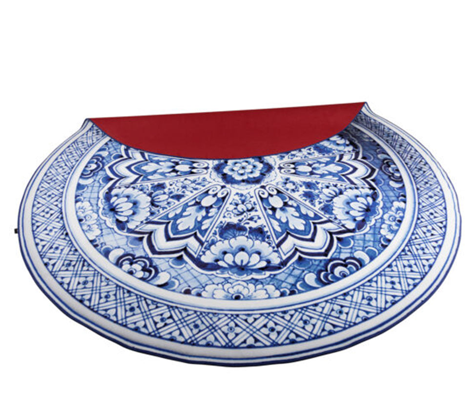 Delft Blue Plate Rug Moooi